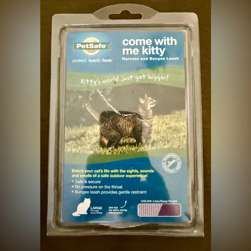 NWT PetSafe Come With Me Kitty Harness & Bungee Leash Large Lilac/Deep Purple